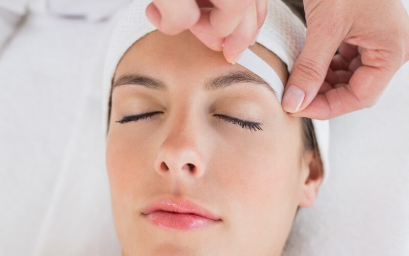 The Art of Eyebrow Waxing: A Complete Guide to Achieving the Perfect Arch