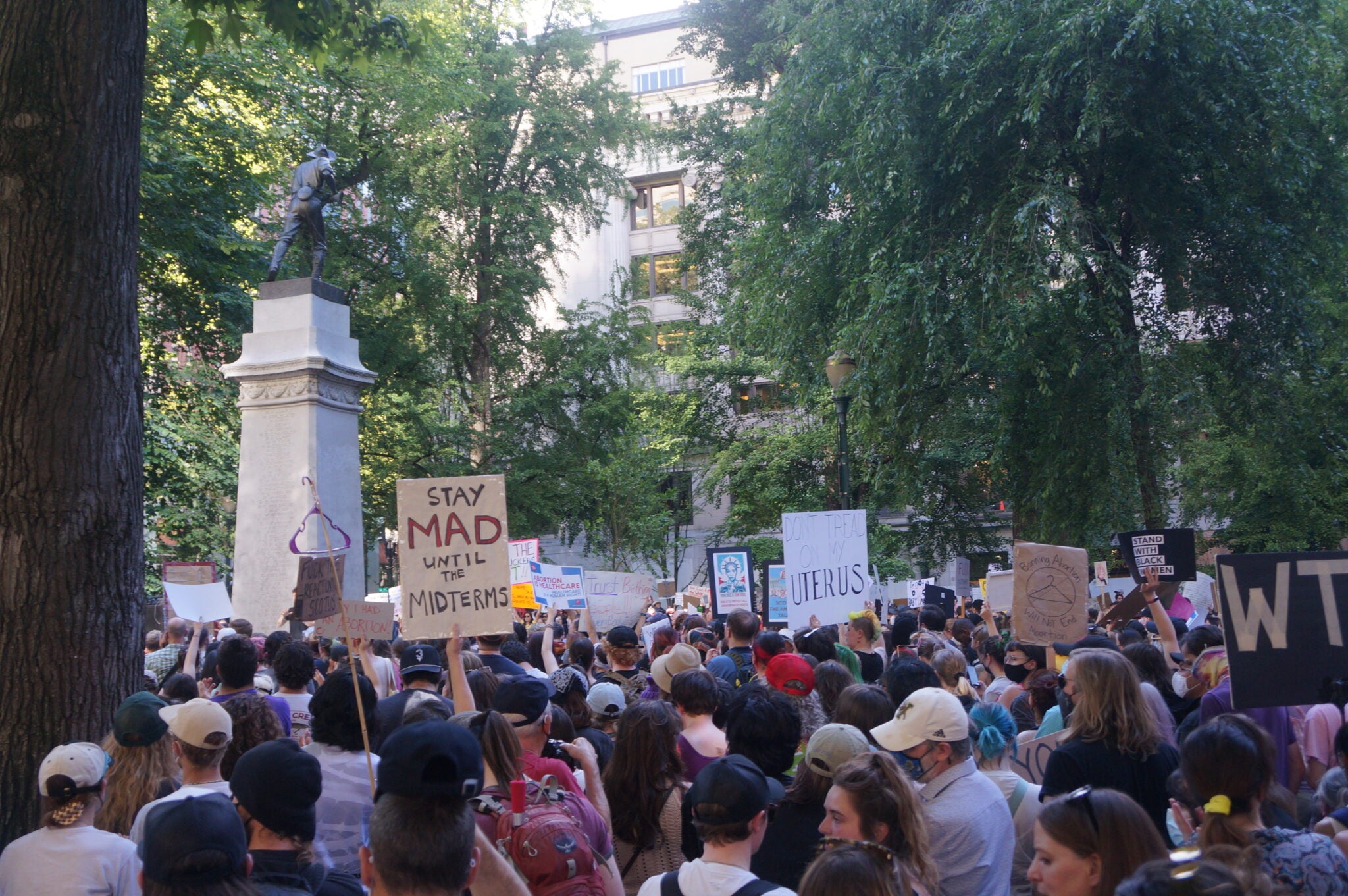 Oregonians gather outside the Multnomah County Justice Center to protest the June 2022 Supreme Court Decision to overturn Roe V. Wade, ending a nearly 50-year-old constitutional right to abortion. (Alex Baumhardt/Oregon Capital Chronicle)