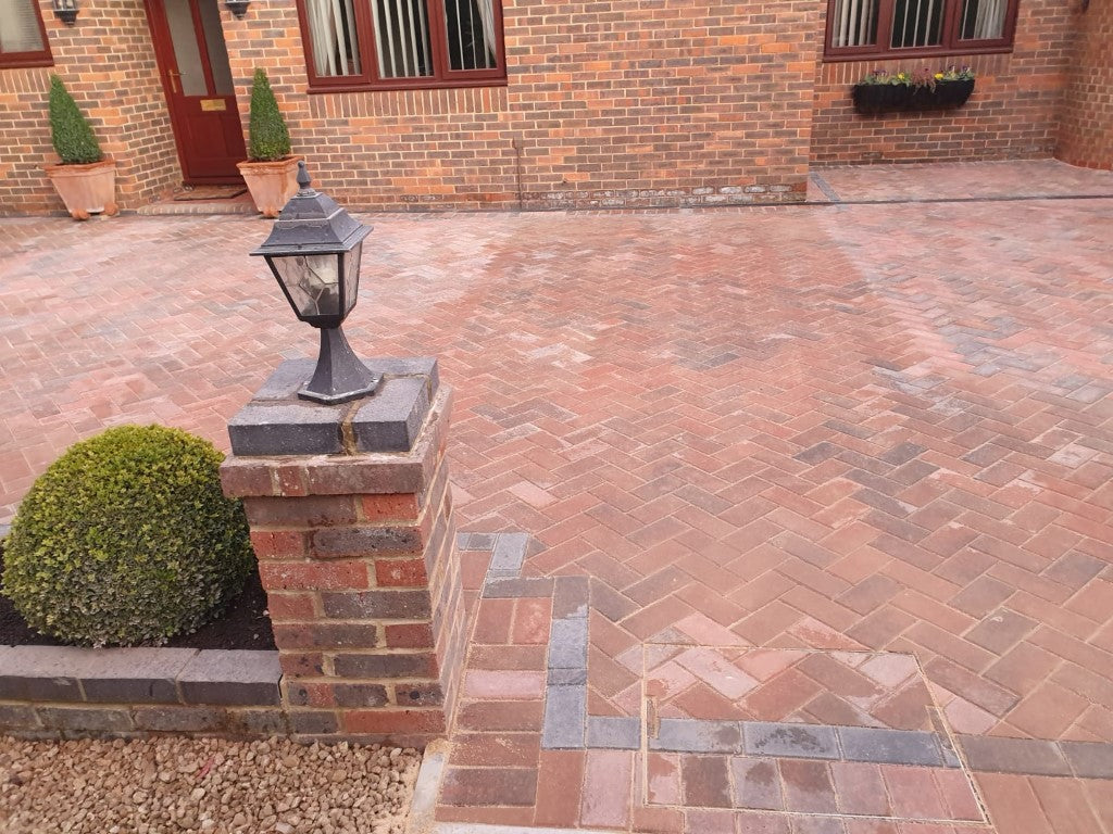 Popular Paving Features Of Granite And Sandstone 1