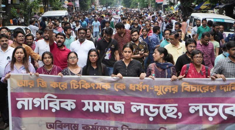 Midnight Protest by Women in Bengal against Doctor's Rape and Murder 1