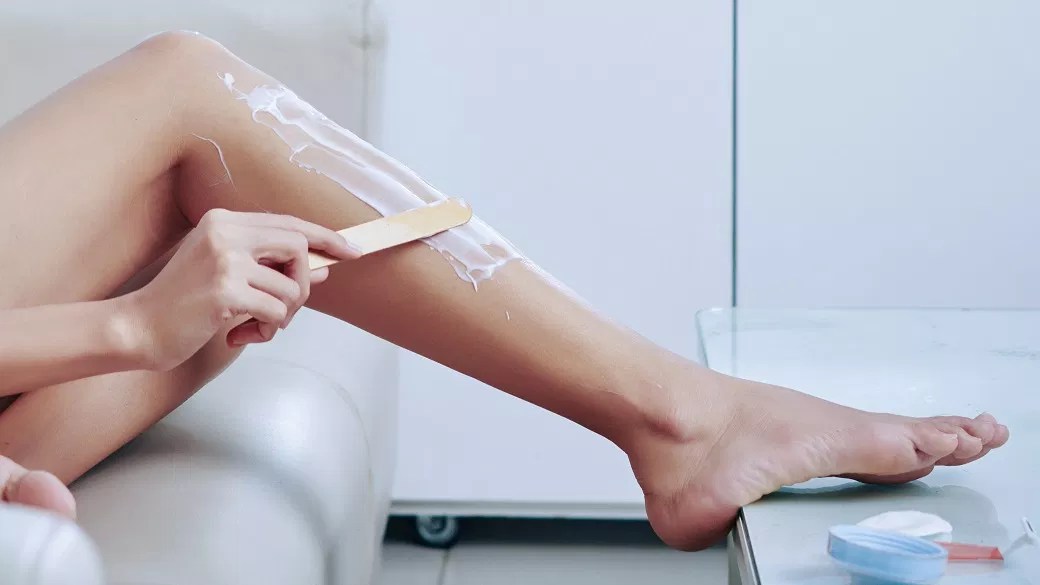 To make sure that a hair removal cream works properly for you, perform multiple patch tests on your skin before introducing it into your beauty regimen.