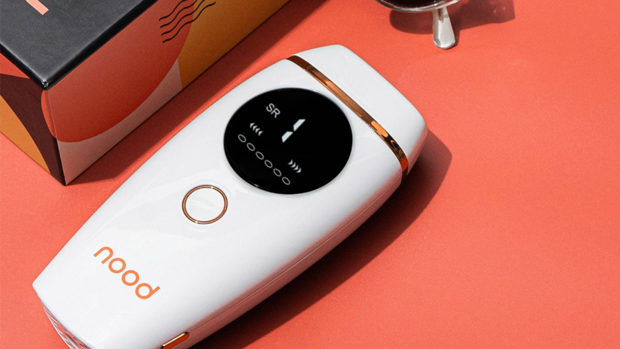 Sick of shaving? Safely remove unwanted hair razor-free with this handset's IPL technology.