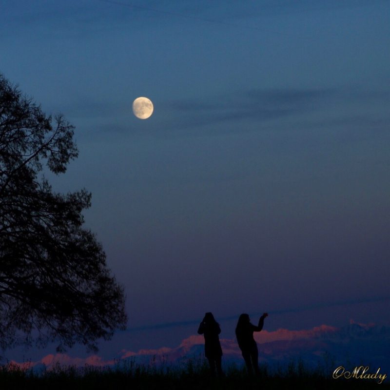 Waxing gibbous moon on November 12, 2016 via OMladyO in Switzerland.