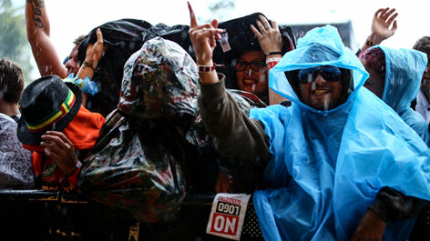 La semaine dernière, le No Logo Festival donnait le coup d'envoi de sa troisième édition. Sous la pluie, mais dans la bonne humeur. Retour en images.