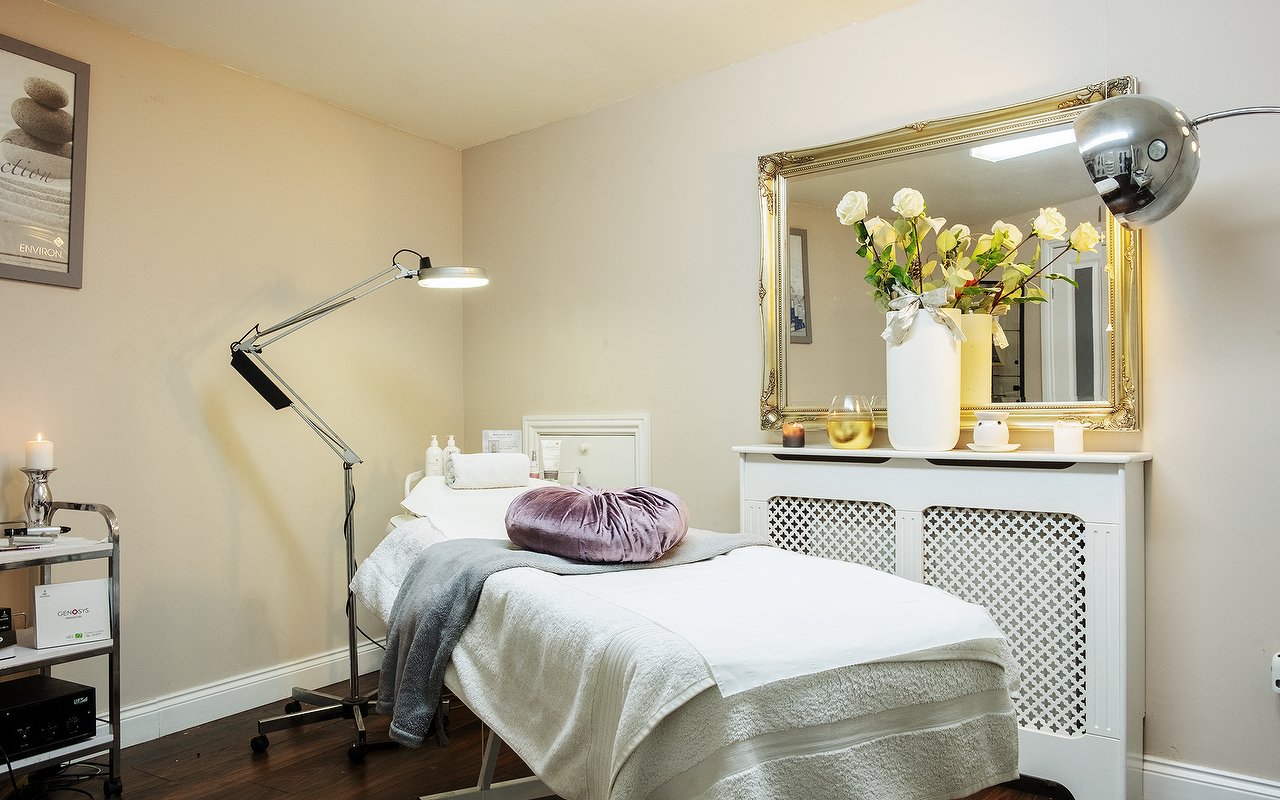 Choose from 60 venues offering brazilian waxing in Ealing, London