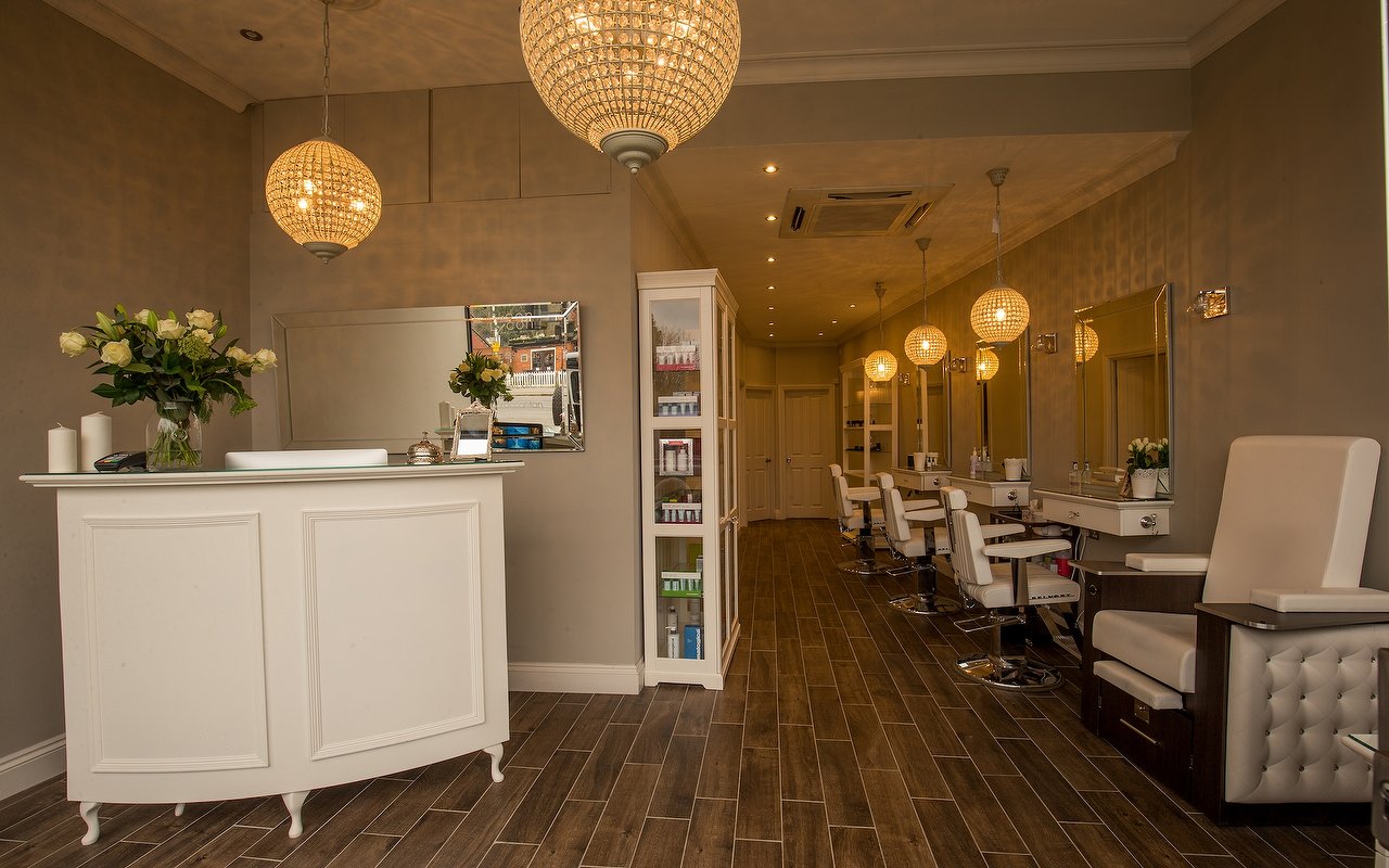 Choose from 9 venues offering men's waxing near Hayes Town, London