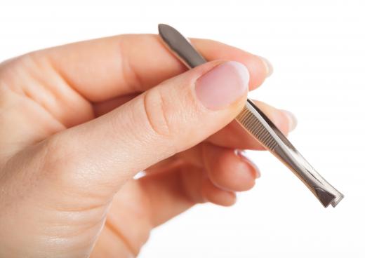 What are the Different Methods of Eyebrow Hair Removal?